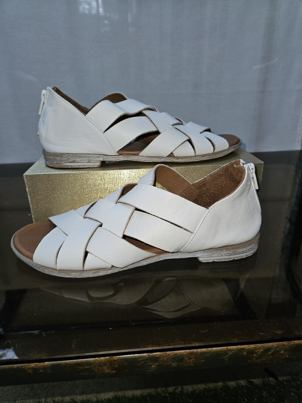 BUENO White Leather Woven Gladiator Back-Zip Flat Sandals Size 7 (EU 37)